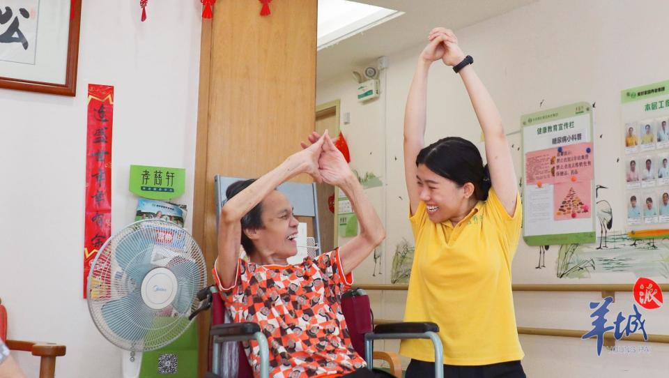 95后养老护理员林韵珺被需要是一种幸福南粤家政典型人物