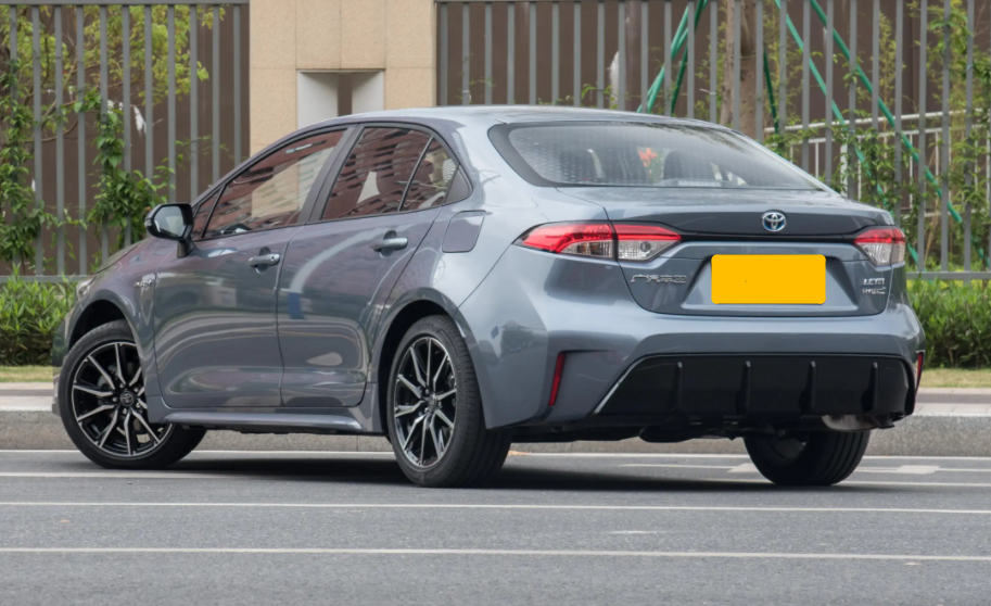 1338万起售第五代混动系统加持双擎版丰田雷凌表现如何