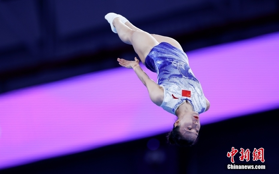 蹦床女子决赛在杭州黄龙体育中心体育馆举行,中国选手朱雪莹获得冠军