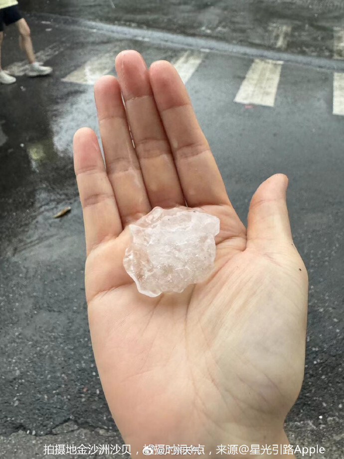 上饶冰雹图片