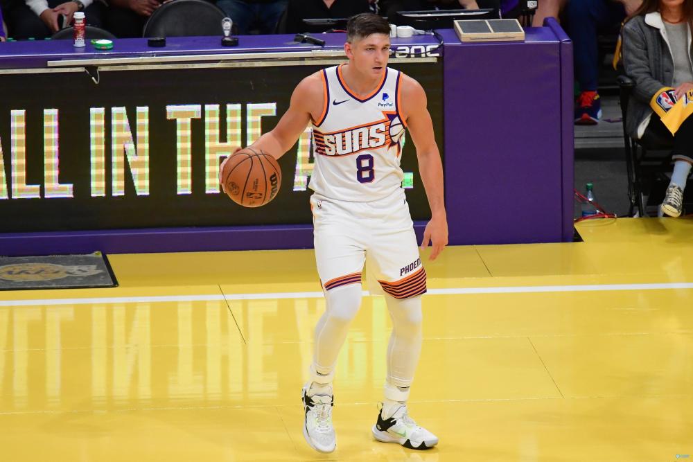 本场比赛,格雷森-阿伦手感炸裂.