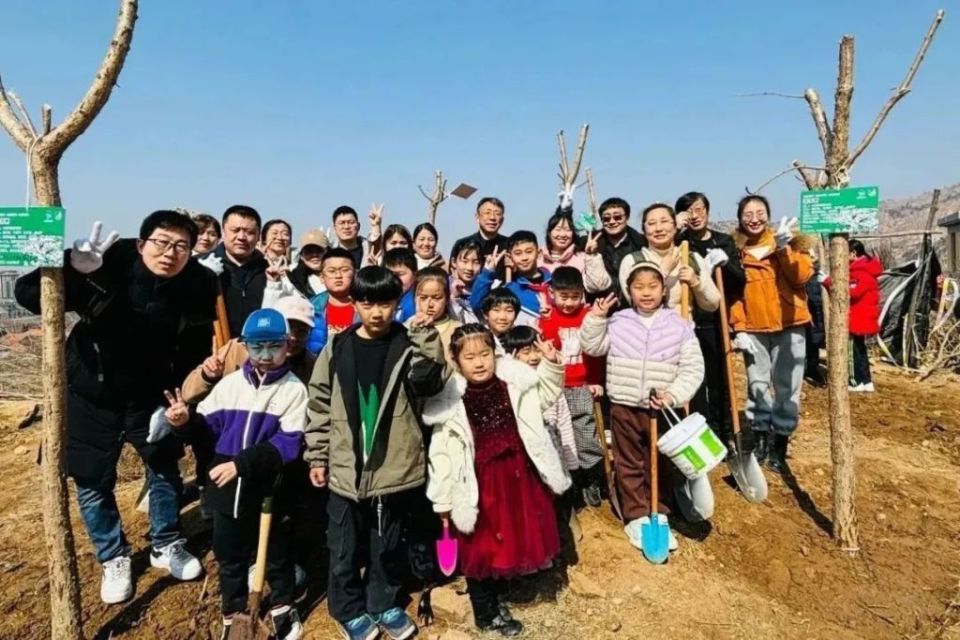 植树春风里 且看山河绿——丹山小学植树节主题活动_腾讯新闻