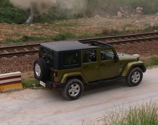 jeep目前在中国市场仅有进口车业务,合资品牌广汽菲克已经正式告别,在