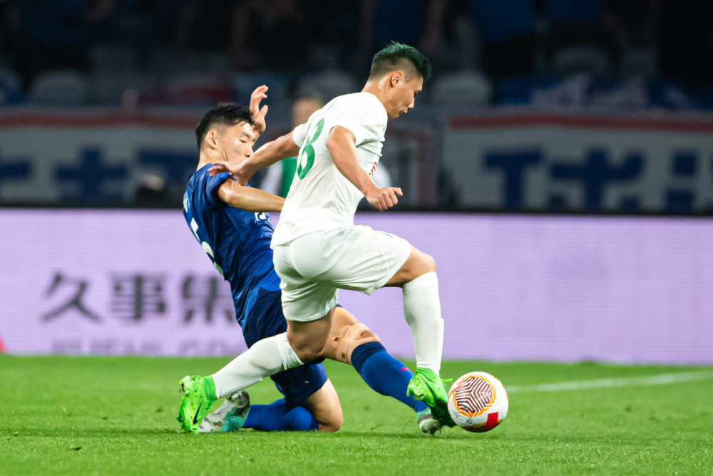 中超主场取胜国安,还要追溯到2015年,当时申花凭借王贇,卡希尔和登巴