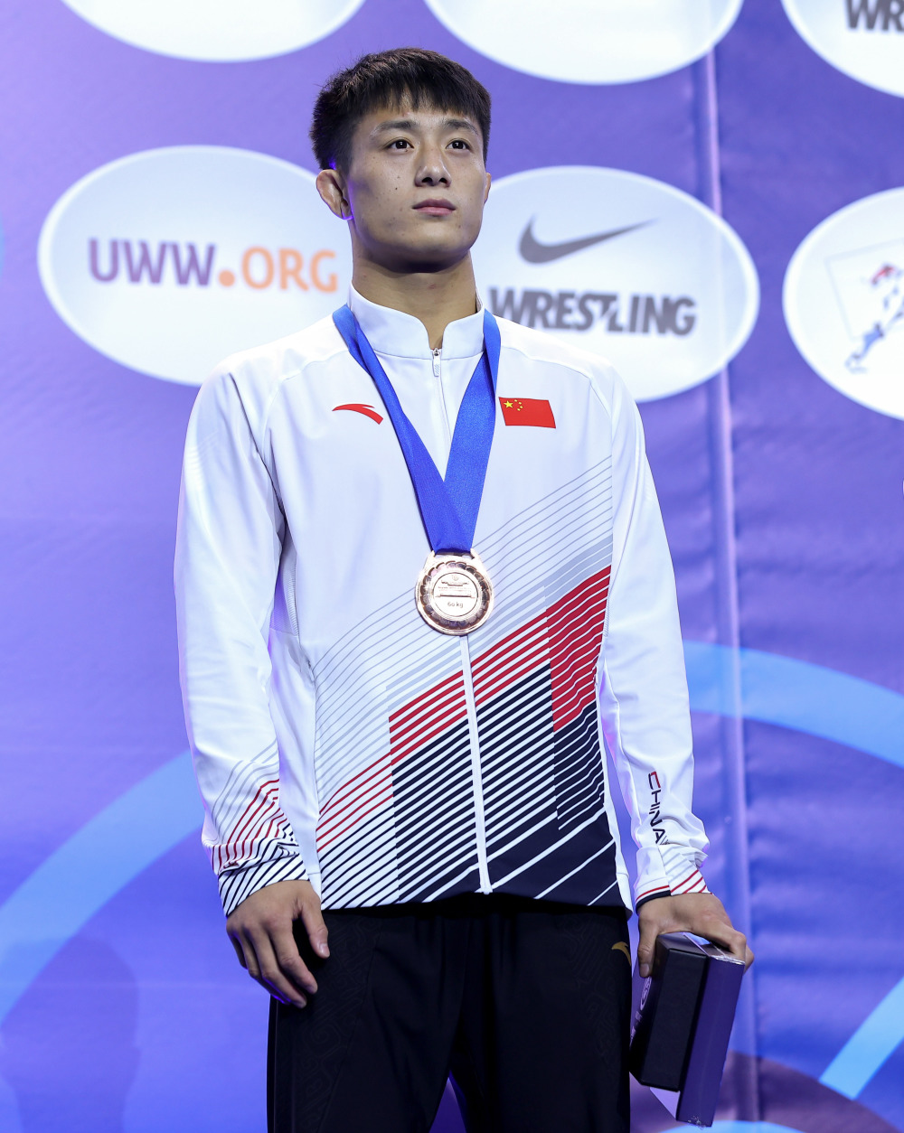 摔跤——世锦赛:曹利国获男子古典式摔跤60公斤级季军