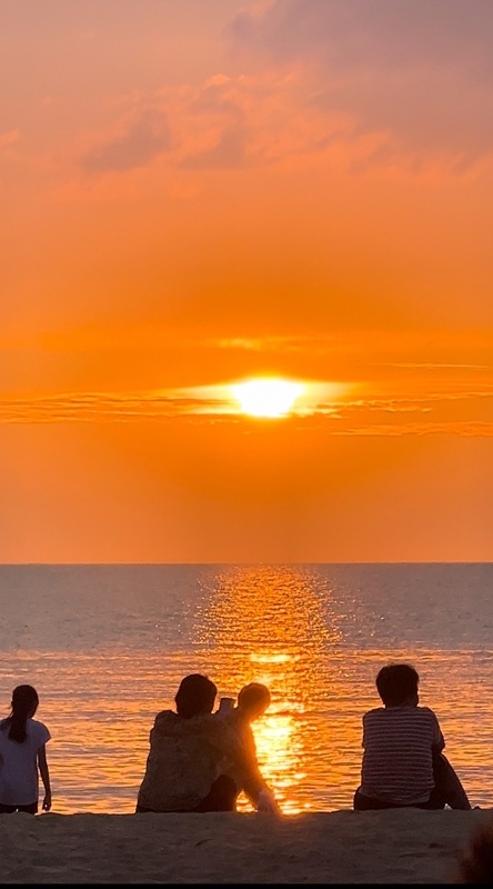 逃离城市喧嚣 来海口荣山寮看一场"最美日落"