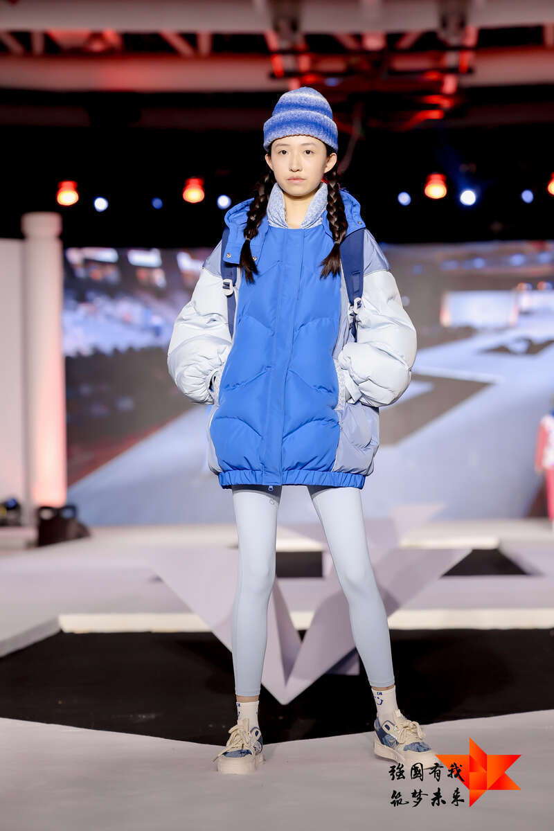 朱雯 