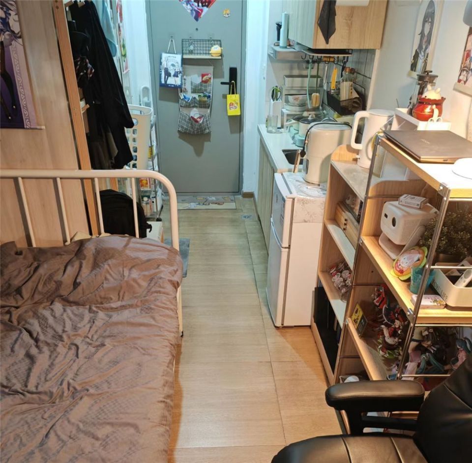 深圳小哥的20㎡"城中村蜗居"火了,因整洁干净走红,独居很自在