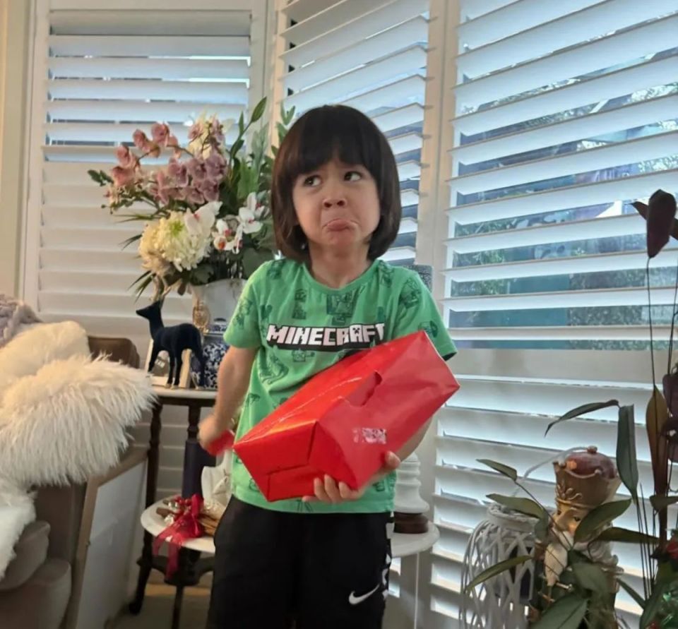 还记得表情包里的威廉和本特利吗?不足十岁粉丝百万?