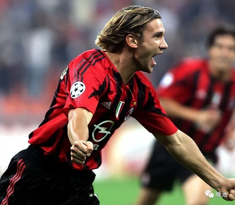 ac米兰队史今天:2004年欧冠大胜,舍瓦传射庆生!