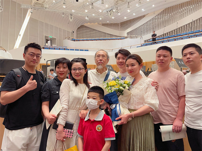 献上一场有温度的乐音73岁川籍作曲家杨新民举办专场音乐会