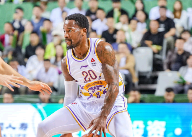 北控终结4连败两大功臣费尔德复出两双激活全队张帆38分创新高