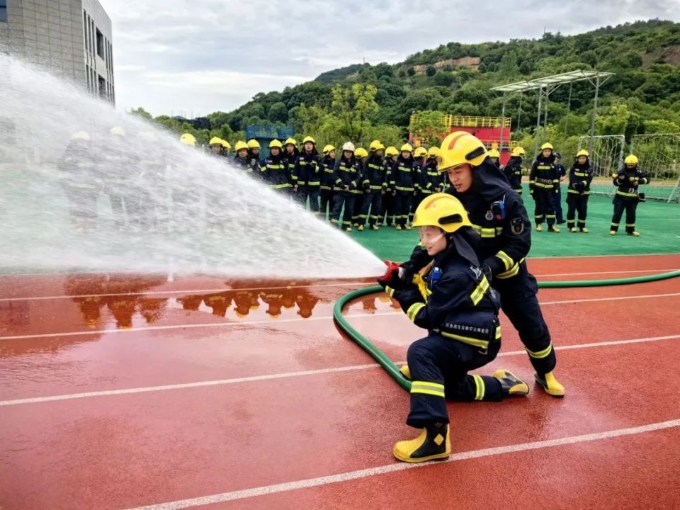 消防圆满完成全市消防救援队伍安全员,攻坚组暨管理干部指挥能力培训