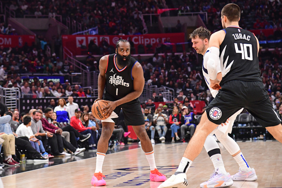 东欧组合狂轰569快船19分大胜独行侠乔治爆砍259哈登87