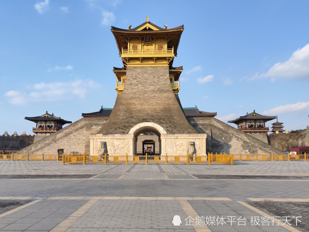 从襄阳唐城走到岘山又爬上一座小山只为看一眼山上的伏羲像