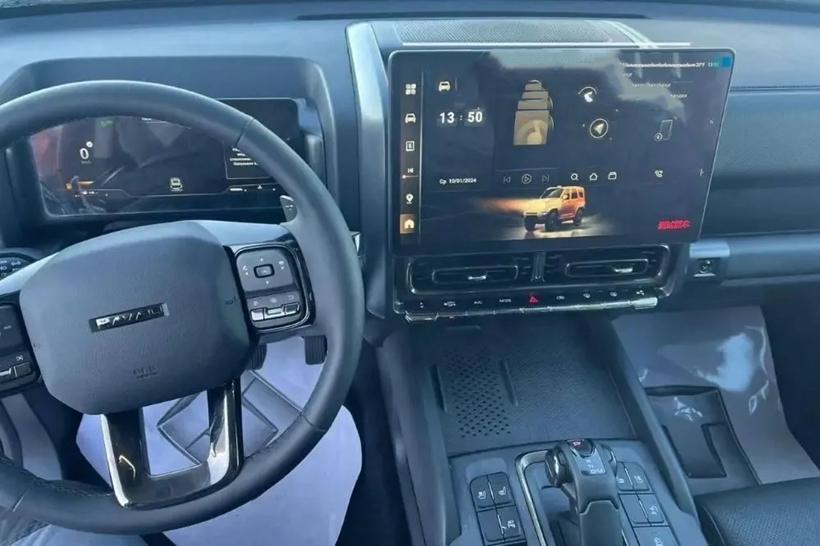 可平替普拉多新哈弗h9实车现身配双动力大梁