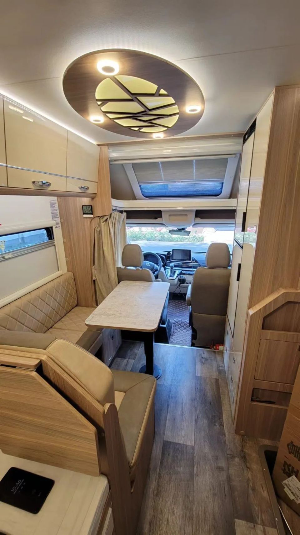 【二手房车】21年大通v90t型房车仅2.5w公里左右