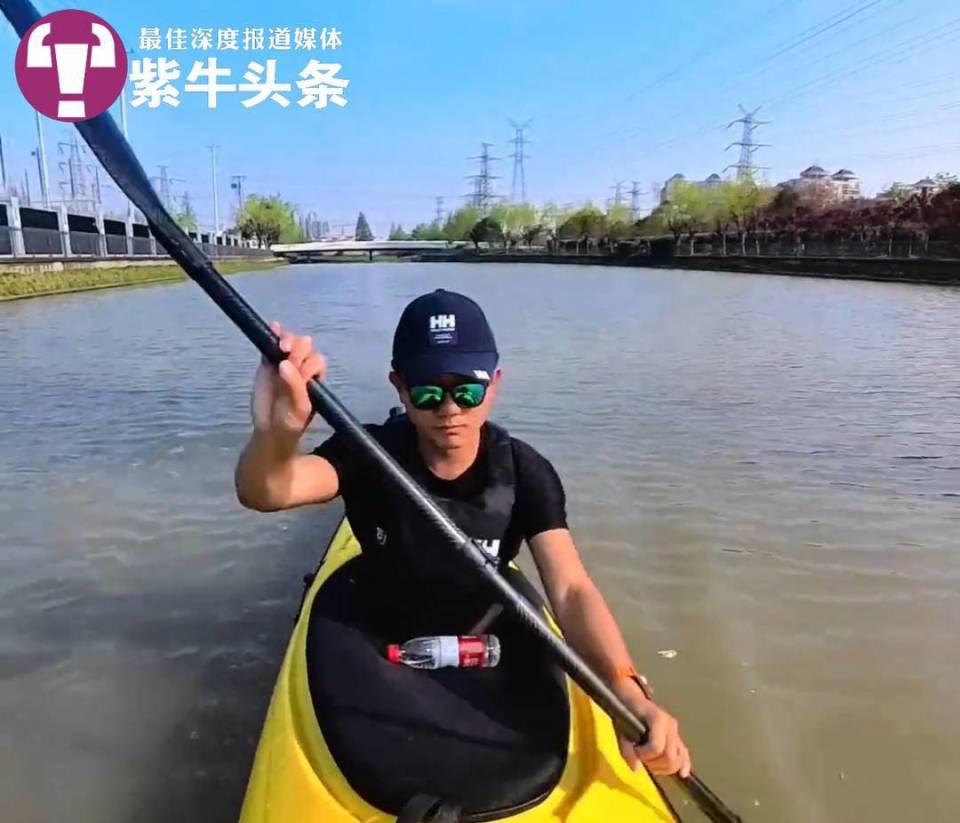 紫牛头条上海小伙坚持划船上班100天吸引了不少人坐顺风船分享有趣