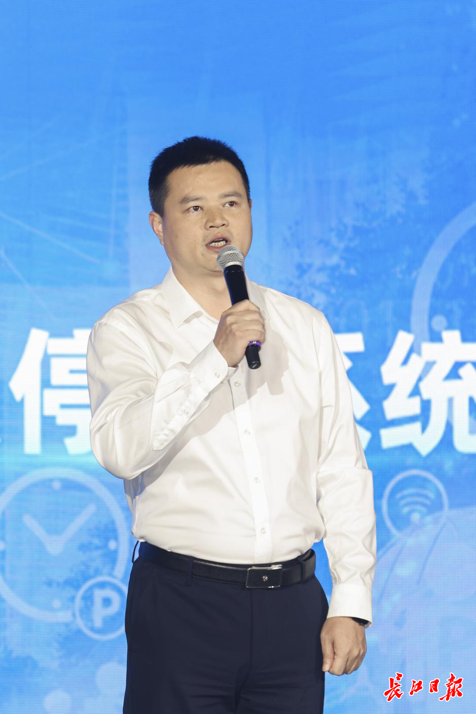 卢亮:让"物业城市"成为超大城市现代化治理的"尖板眼"_腾讯新闻