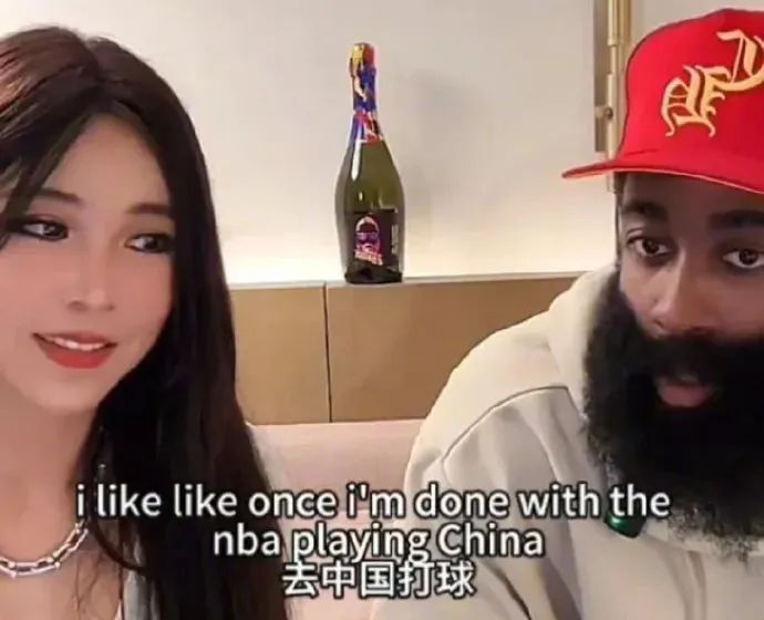 最后插播一则关于三弟退役后的亲宣规划:在和周玲安互动的过程中,他