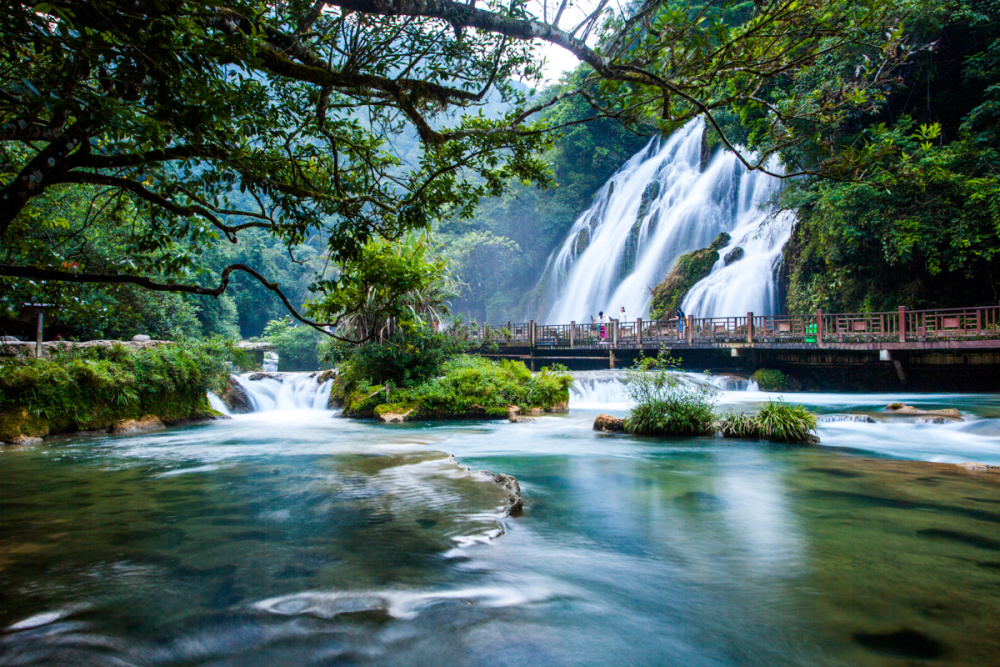 最美多彩贵州丨花海,碧水,奇洞,生态黔南,游起来