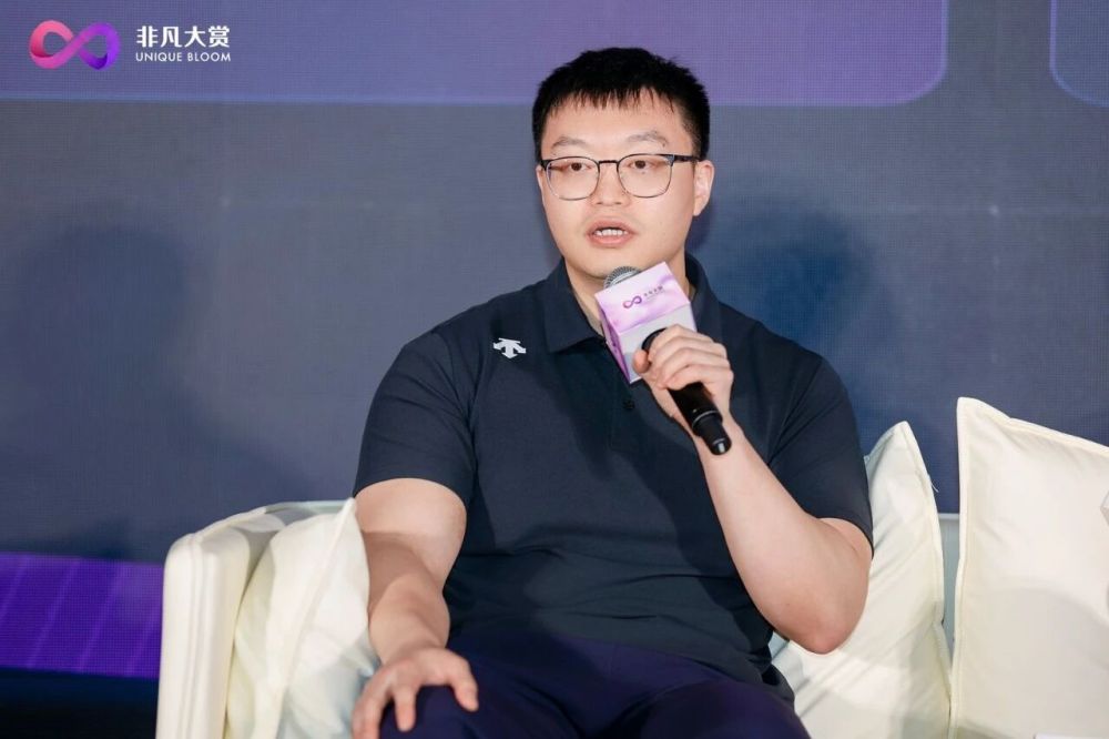 AI有幻觉？难落地？缺跨界人才？三家公司给出完整解法 · 原文图片 1