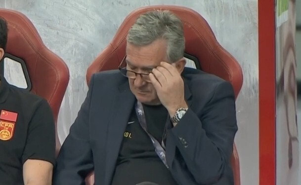 沪媒伊万下半场交出近乎不及格答卷冒险主义制造闹剧