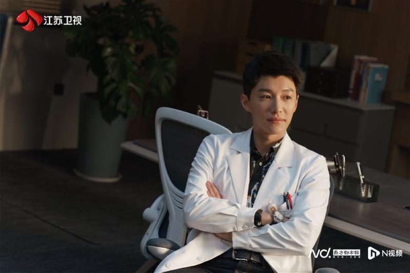 手术直播间天才医生代旭一人千面是我职业梦想