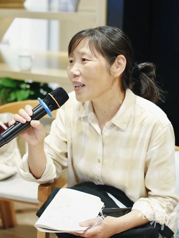 要让摊主有钱赚,要增加娱乐和消费项目!