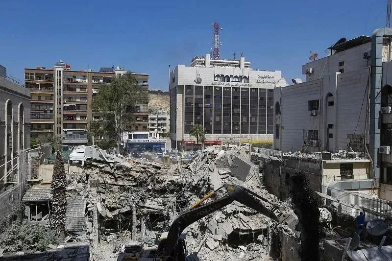 伊朗轰炸美国大使馆图片