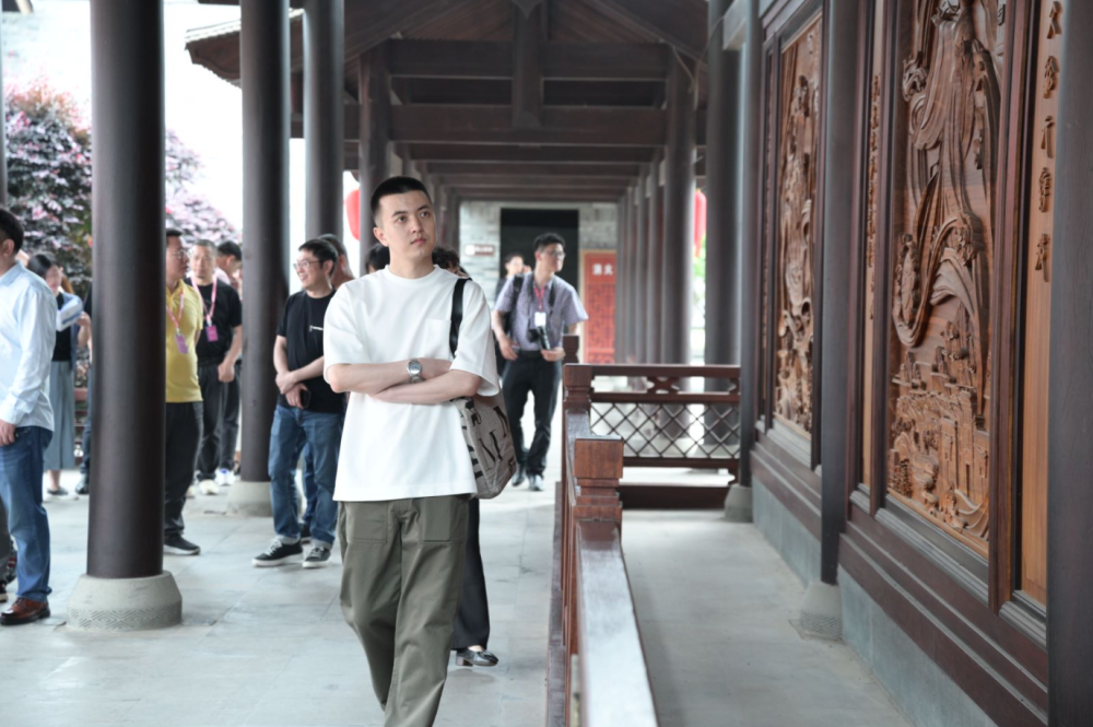 "90后"作家陈春成:想坐船沿着沅江,追寻沈从文的足迹