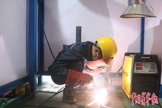 2009年,王德伟在芜湖市第三届焊工职业技能大赛中勇夺冠军.