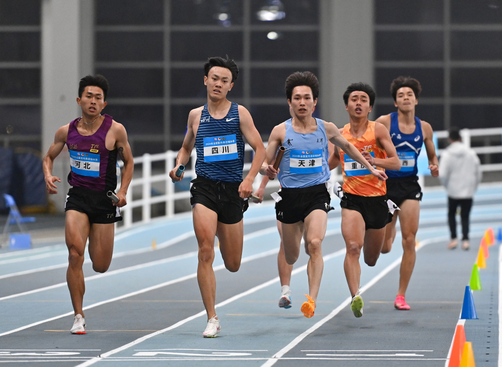 田径——全国室内锦标赛:男子4x400米赛况