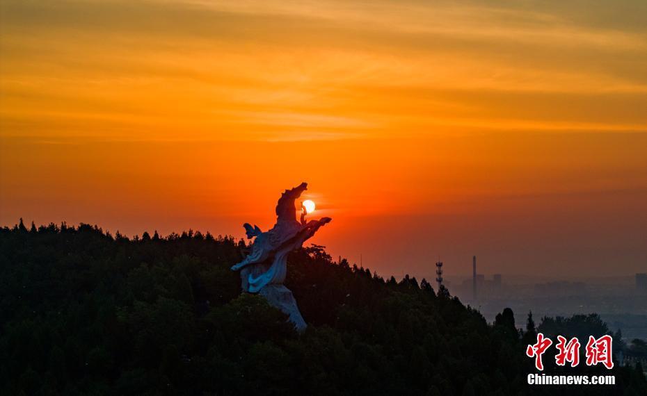 山西晋城:白马寺现云海奇观