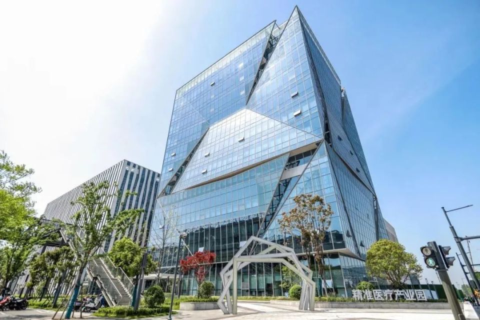 生物医药产业高峰之中,一座新城的"精准"突围