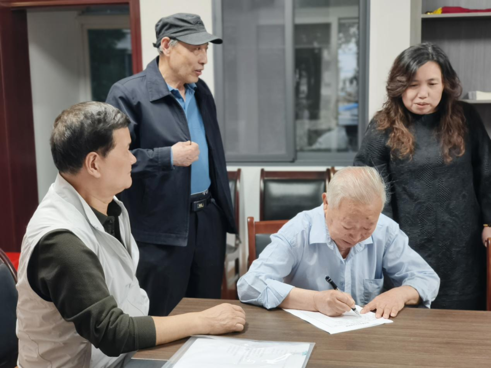 锲而不舍落实中央八项规定精神｜老旧电梯焕新 上下平安暖心