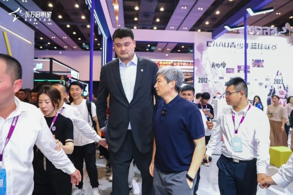 昨天你遇见姚明了吗他在caau这里