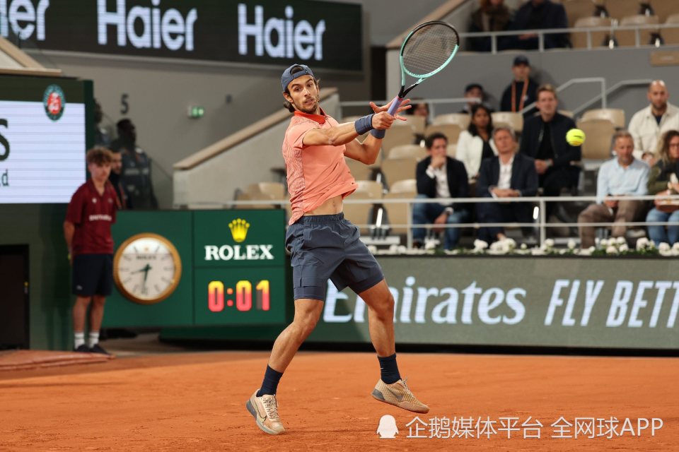 2024法网首周遭遇雨水侵扰,夺冠热门晋级无忧