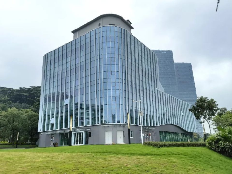 南山公园旁生物岛国际公寓内坐落于生物岛月湾一路36号室内游泳馆是一