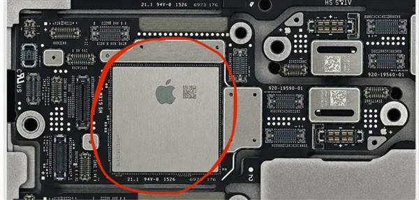 苹果史上最恶劣泄密事件：iPhone 18 Pro 要“凉”了？_腾讯新闻