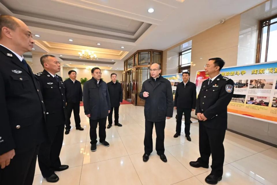 黑龙江省委书记许勤:坚决打伞破网,彻底铲除黑恶势力滋生土壤