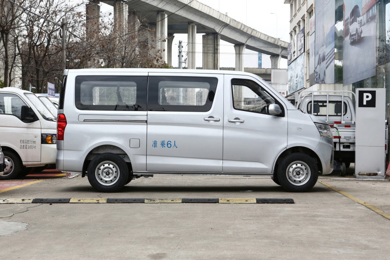 新款长安睿行m60今日开启预售外观内饰设计更具时尚感