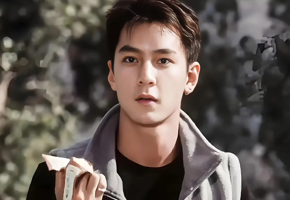 卖完英语课又代言黄酒,吴彦祖疯狂接代言被猜缺钱?