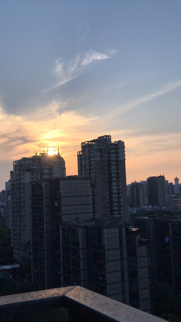 映雪:经历了早上雨淋淋,下午的日晒晒,收获了傍晚的五彩云霞——饺照