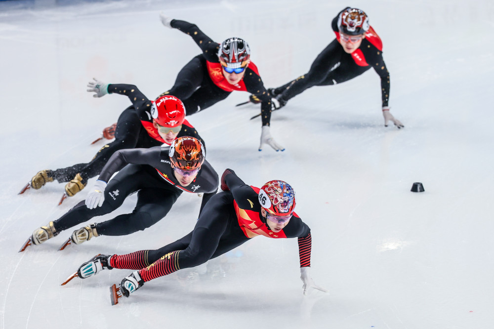 中国短道速滑比赛照片图片