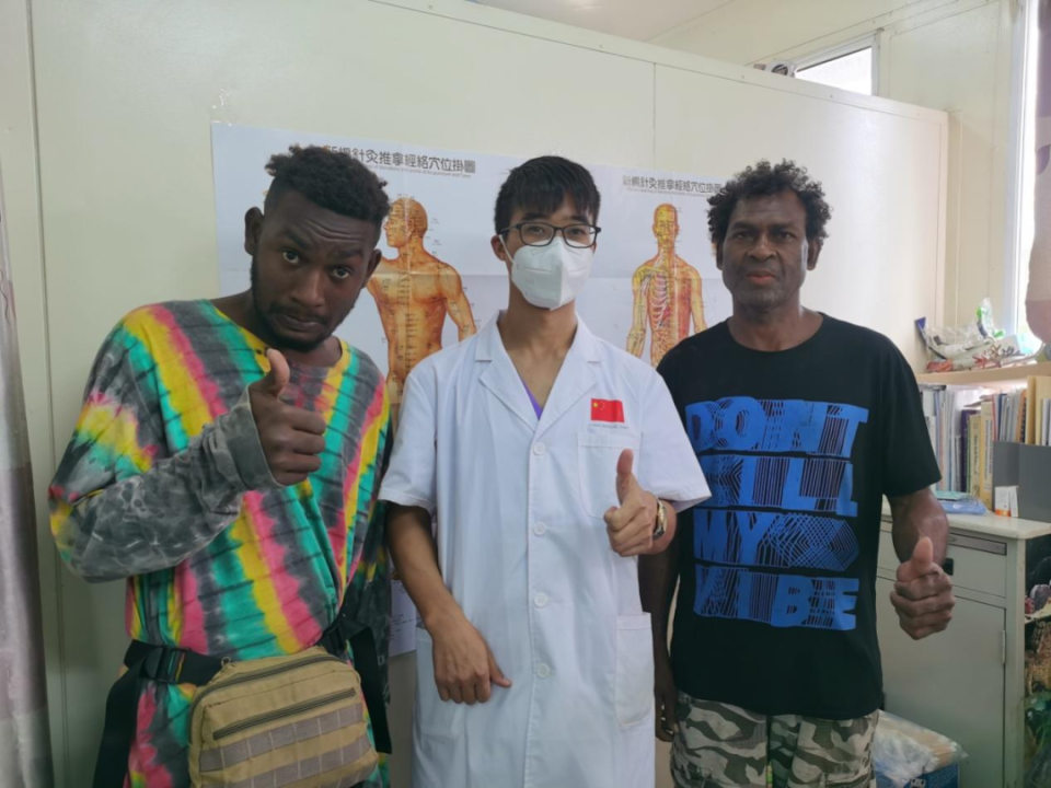 漂洋过海去行医 | 中医针灸在所罗门群岛"茁壮生长"_腾讯新闻