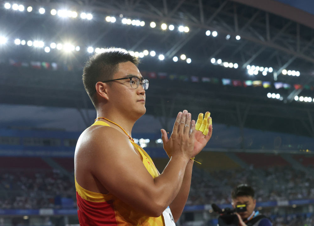 成都大运会田径男子链球王琦夺冠