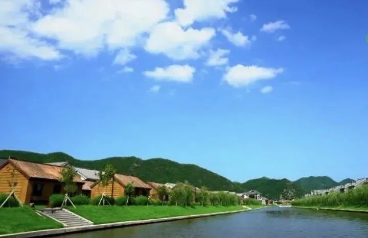 环抱着丰富的生态资源,让当铺屯村成为了辽北地区颇有名气的影视拍摄