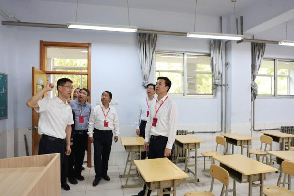 李春田到北镇中学调研高考保障工作