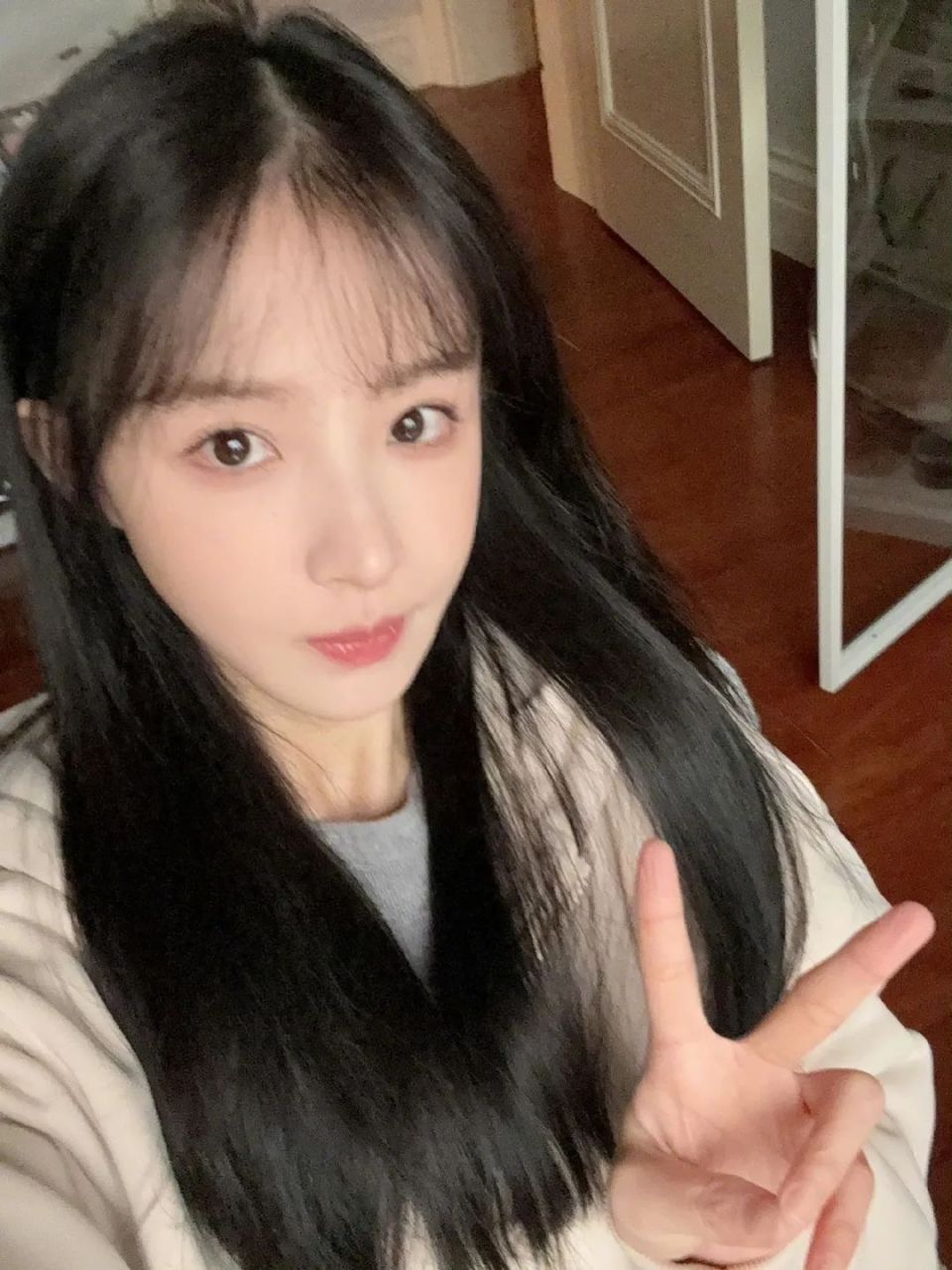 歌姬周二珂称自己想要出国留学?街头偶遇相亲采访,被友人曝其恋肥癖?